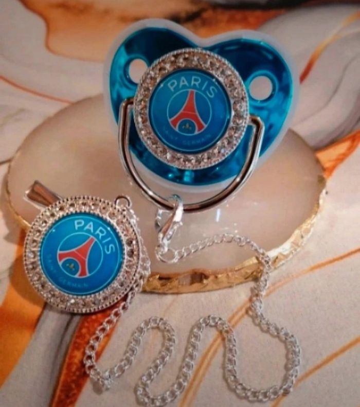 Tétine, sucette avec attache paris saint germain - photo numéro 2