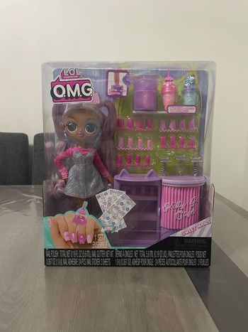 L.o.l surprise o.m.g sweet nails