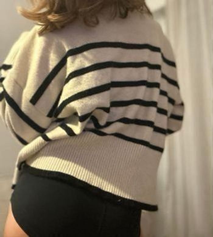Pull col roulé rayé blanc cassé et noir Bershka - photo numéro 3