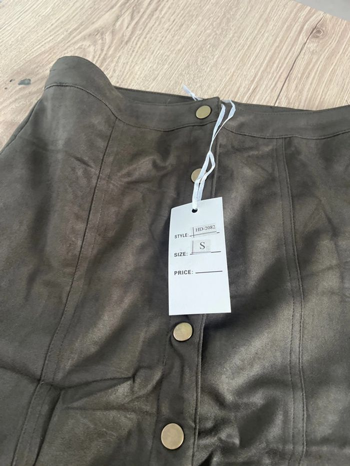 Superbe Jupe Oxana taille S neuve sous blister - photo numéro 4