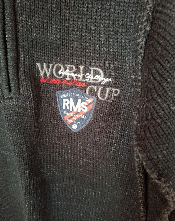 Pull noir 8 ans - photo numéro 2