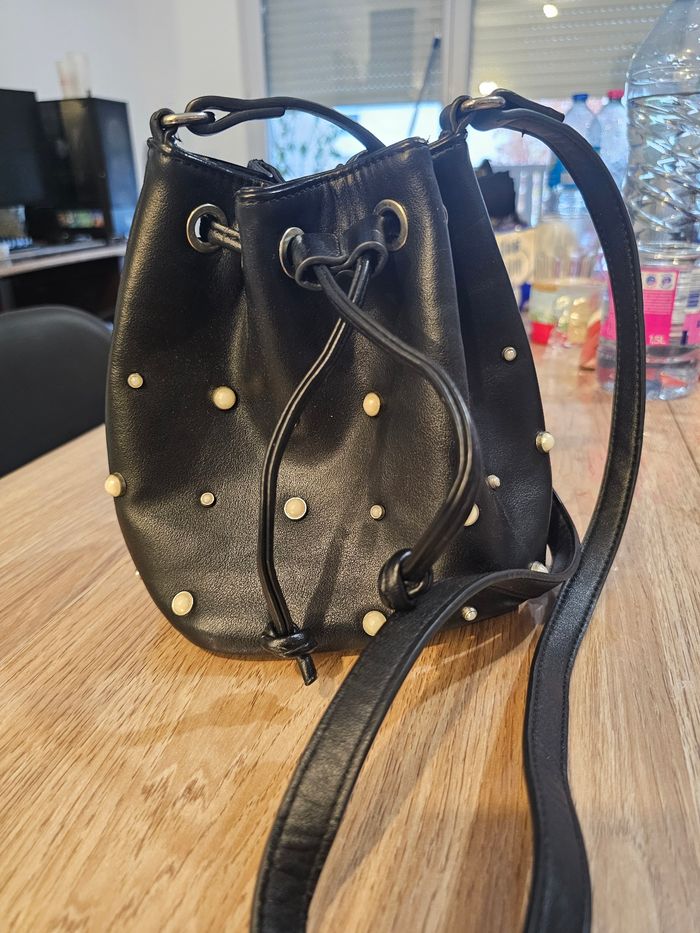 Petit sac seau en perle