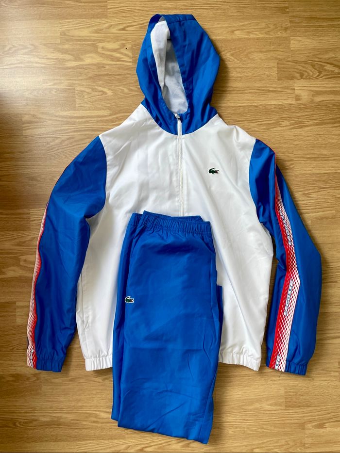 Ensemble Lacoste neuf