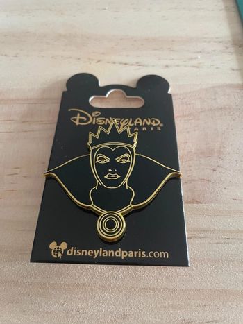Pin's Disney Méchante Reine - Blanche-Neige - Disneyland Paris