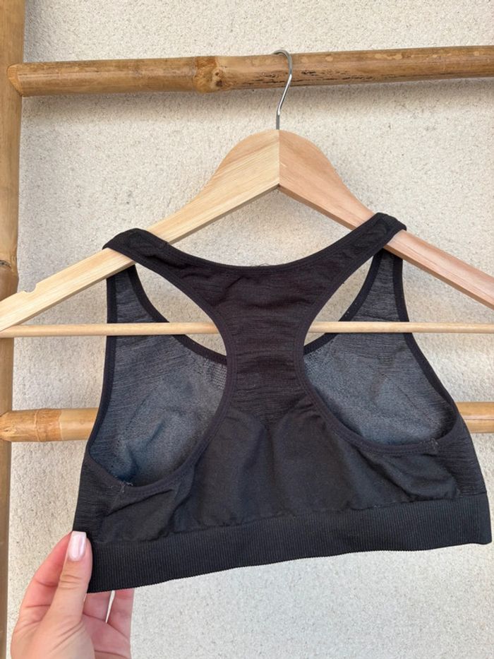 brassière noire - photo numéro 3