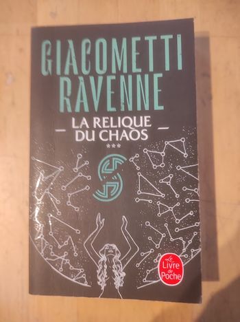 La saga du soleil noir T3 La relique du chaos Giacometti Ravene Livre de Poche 2021