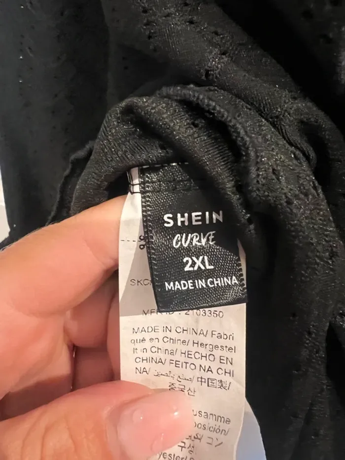 Lot de 2 robes fluide noire et rouge Shein 2Xl - photo numéro 4