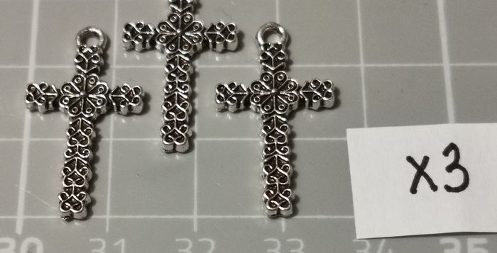 3 x pendentifs "Croix esprit celtique" en métal argenté vieilli - photo numéro 3