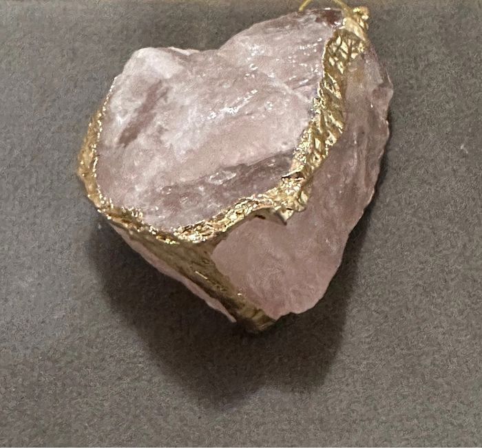 Pierre naturelle de quartz rose