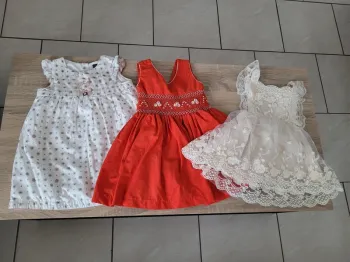 Lot de 3 robes en 18 mois