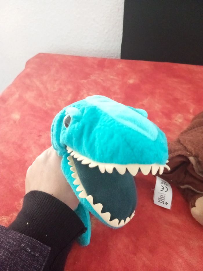 Lot de 2 peluches marionnettes Jurassic World - photo numéro 4