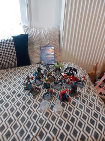 Lot de 18 figurines infinity marvel plus jeux ps4 2.0