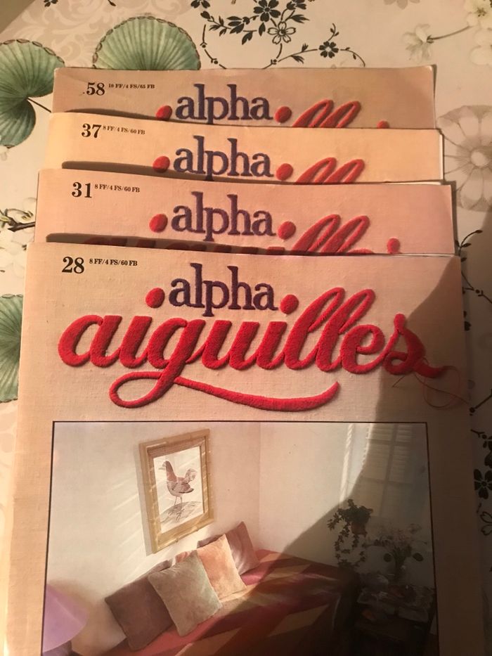 30 revues Alpha aiguilles, couture, crochet