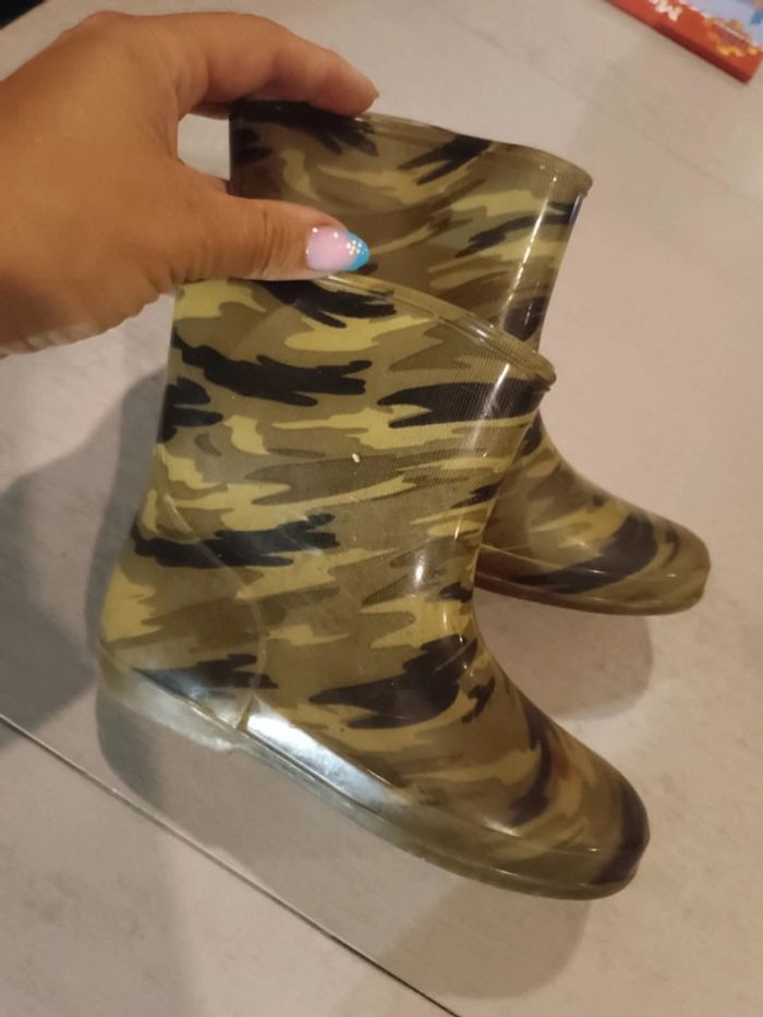 Bottes en caoutchouc taille 27