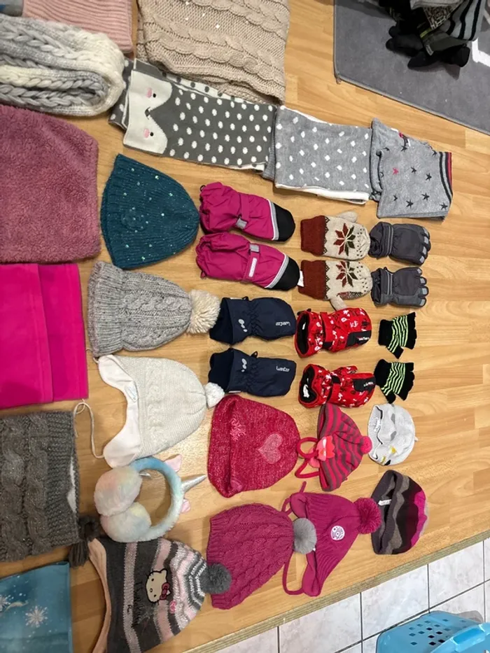 Vêtements hiver gants bonnets tour du cou - photo numéro 3