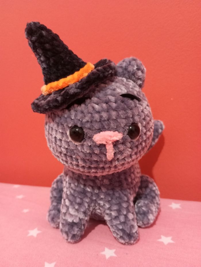 Halloween : petit chat gris au crochet