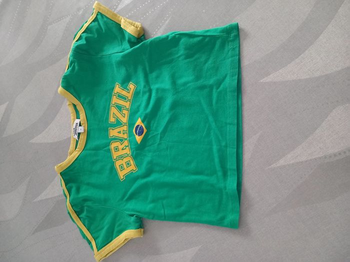 Tee shirt