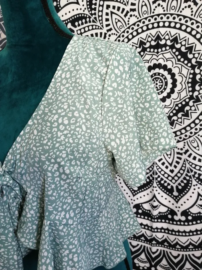 Top peplum vert d'eau motifs tâches léopard lien à nouer / shein / (L) - photo numéro 4
