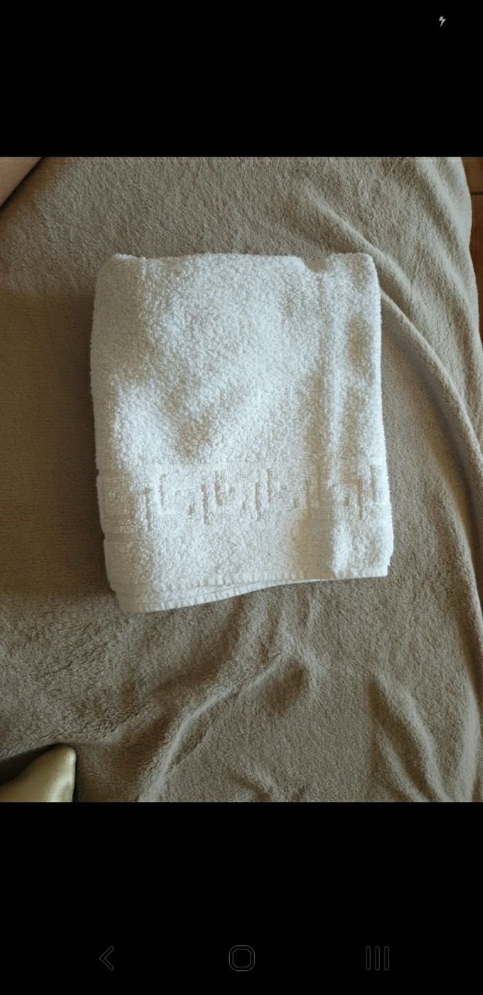 Serviette de bain blanche
