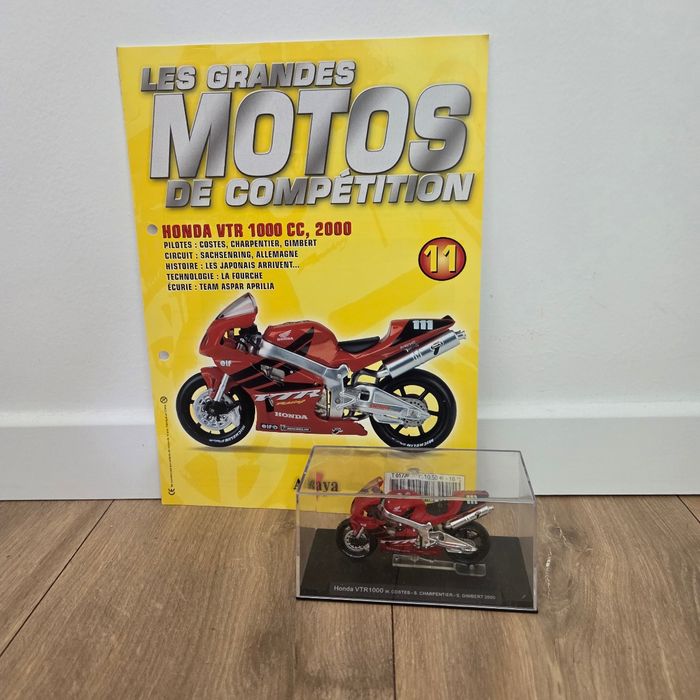 Moto 1:24 avec socle, vitrine et fascicule - photo numéro 3