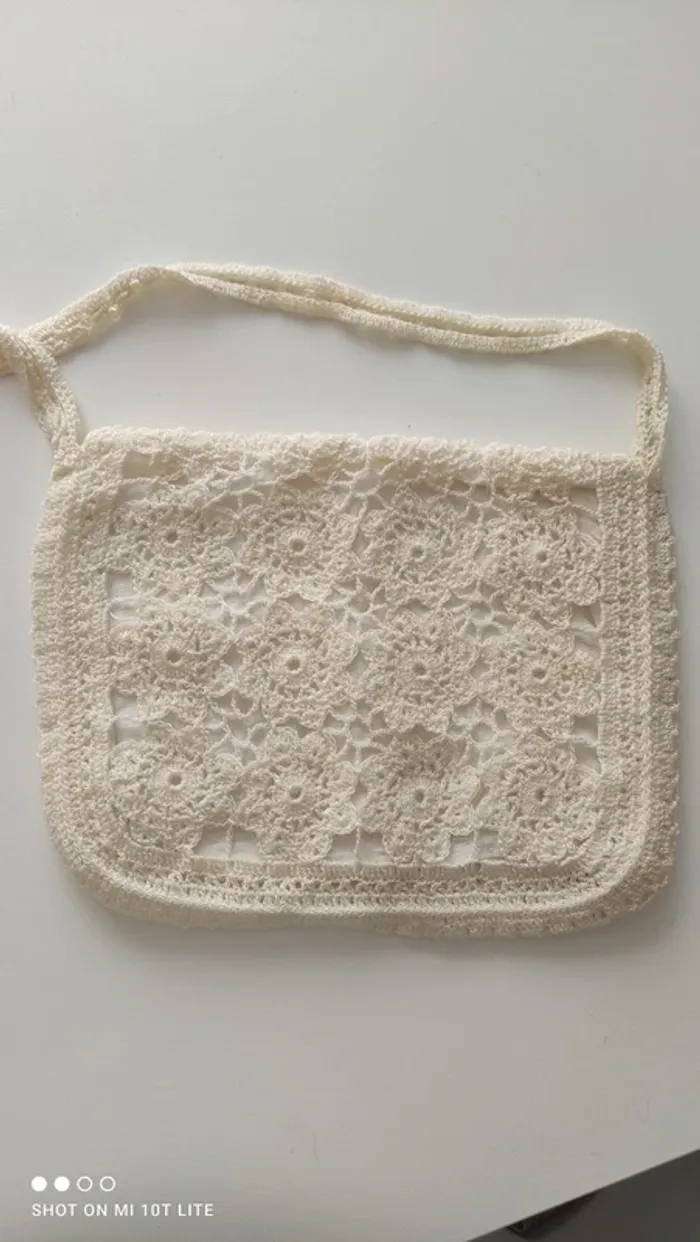 Petit sac dentelle et tissu vintage - photo numéro 2