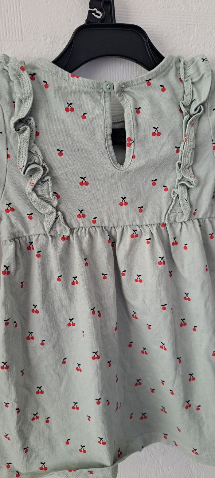 Robe avec des cerises 12 mois - photo numéro 4