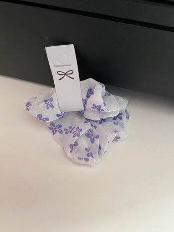 Chouchou en voile à fleurs