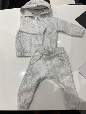 Lot vêtements 9 mois filles