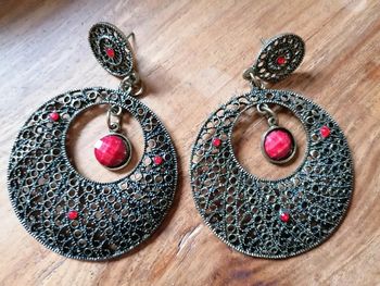 Belles boucles d oreilles neuves