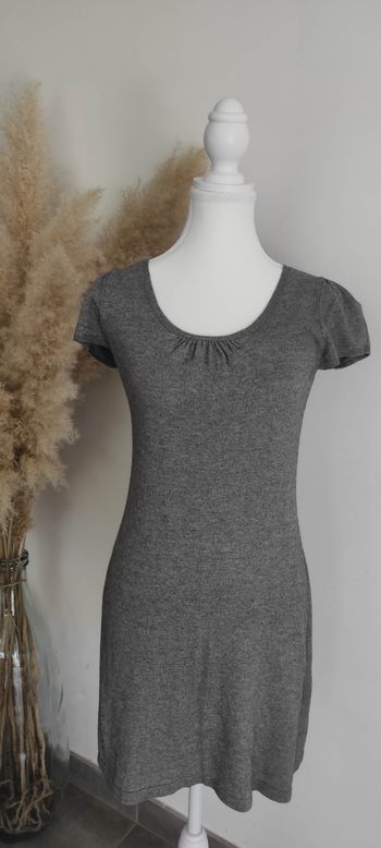 Robe femme manches courtes taille M très bon état 
