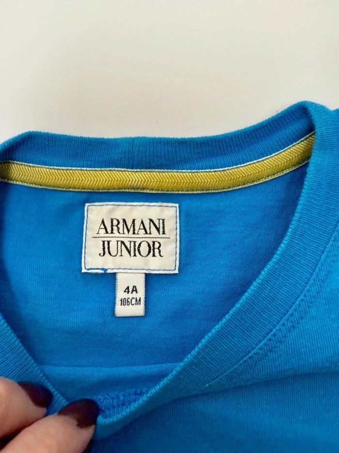 T-shirt Armani Junior garçon taille 4 ans - photo numéro 2