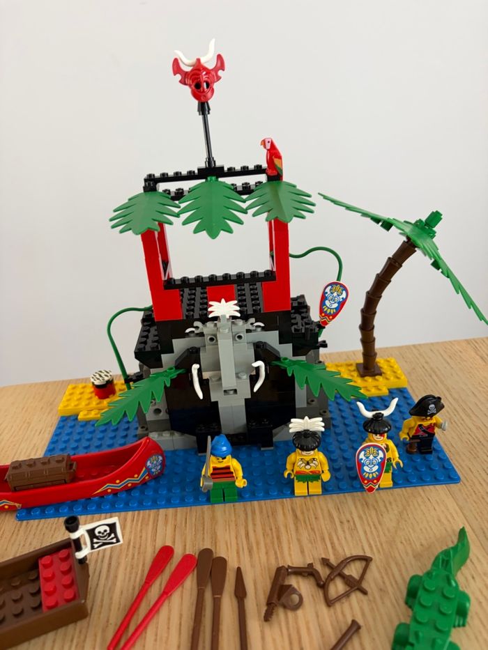 Lego 6264 la crique interdite. - photo numéro 2
