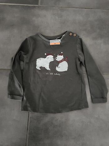 T-shirt manches longues neuf  12 mois