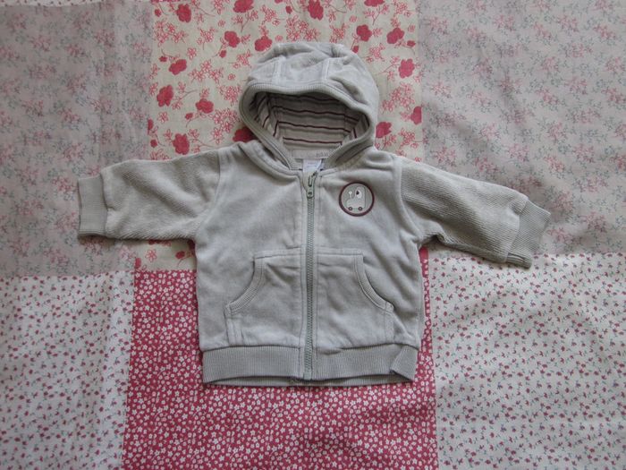 Gilet velours vert amande 1 mois