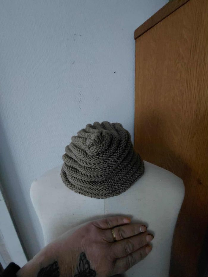 Très joli bonnet femme T U - photo numéro 4