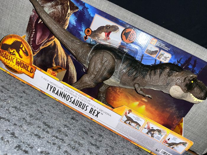 Figurine Tyrannosaurus Rex Jurassic World 43 Cm Articulée - Mâchoire Actionnée, Effets De Blessure, 4 Ans Et Plus - 9