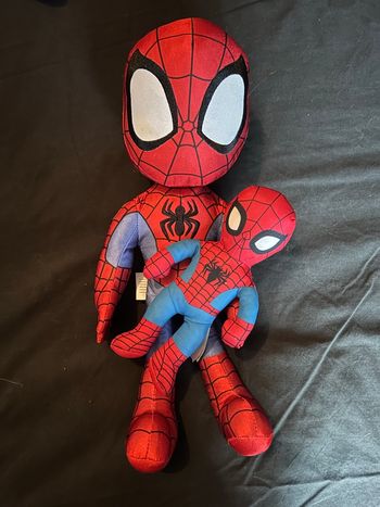 Peluches spidey