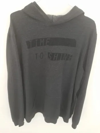 Pull capuche taille 44 tbe
