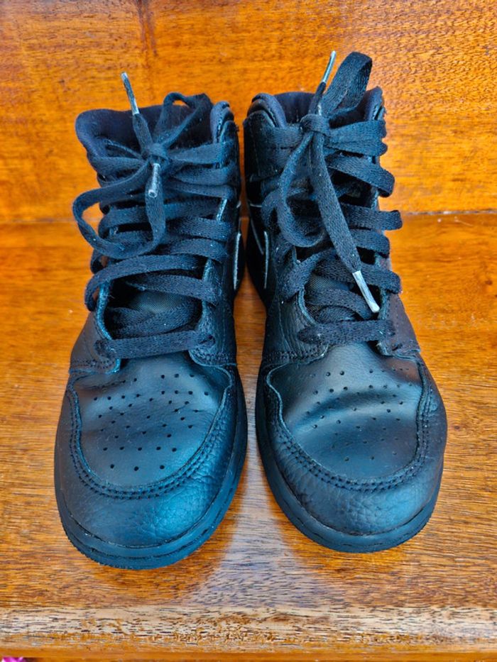 Basket nike air jordan 1 mid - photo numéro 7