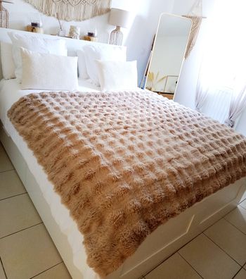 Plaid doux effet fausse fourrure beige 150 x 200 cm neuf