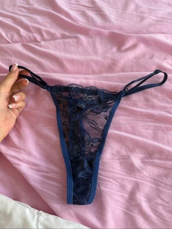 string bleu marine