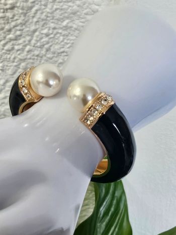 Bracelet ajustable avec ses perles d eau douce et zirconium en acier inoxydable