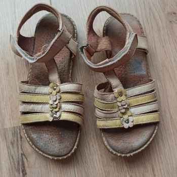 sandales et nu-pieds vert et gris en cuir fermeture à scratch pointure 28