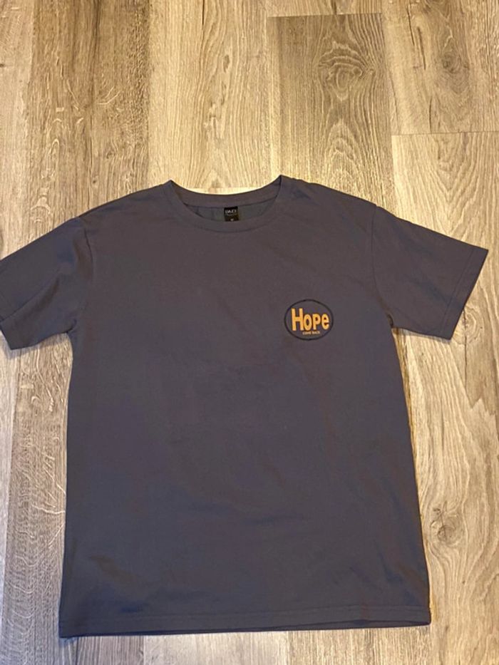 T-shirt gris à écriture jaune dazy taille S