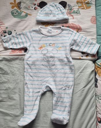 Pyjama mickey 3 mois et son bonnet assorti