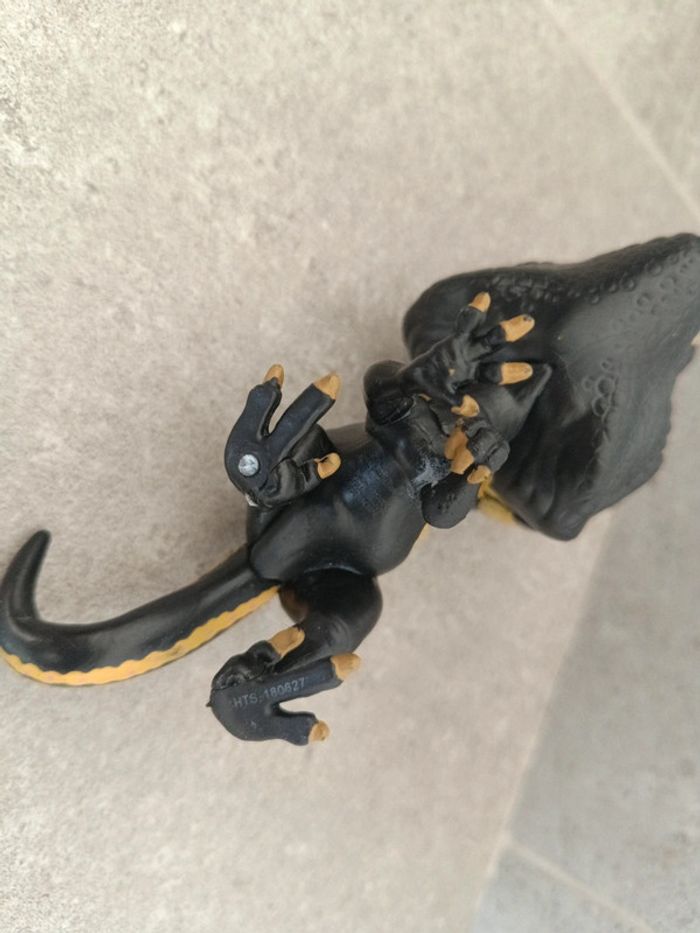 Indoraptor noir Jurassic world funko pop - photo numéro 7