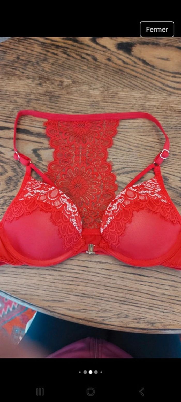 Soutien gorge rouge  Hunkemöller fr 85A - photo numéro 13