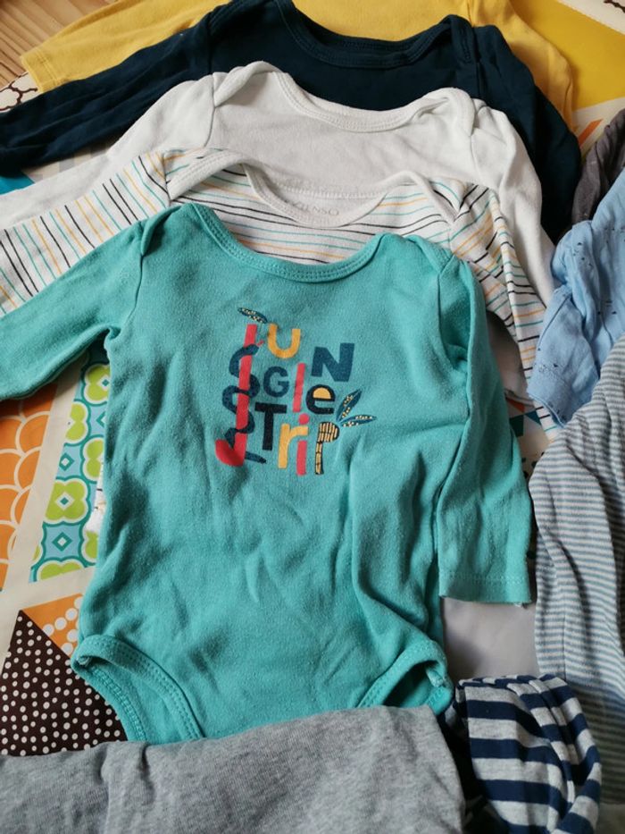 Lot 14 bodies 6 mois - photo numéro 7