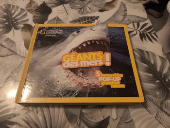 Album pop UP geants des mers