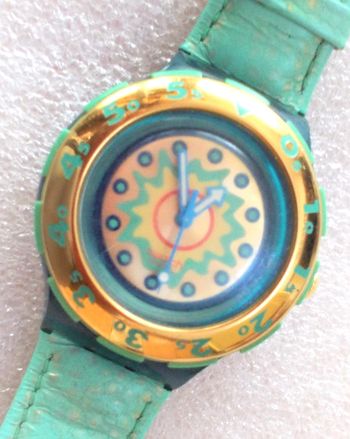 Montre SWATCH Collecteur "En Vague"